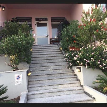 Hotel La Conchiglia La Maddalena  Exterior foto